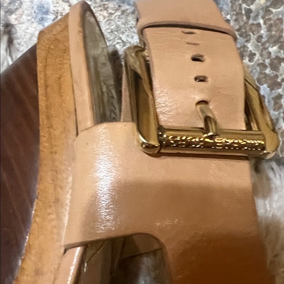 MICHAEL Michael Kors Tan Wooden Platform Wedge Gold Buckle 7.5 - Picture 9 of 11